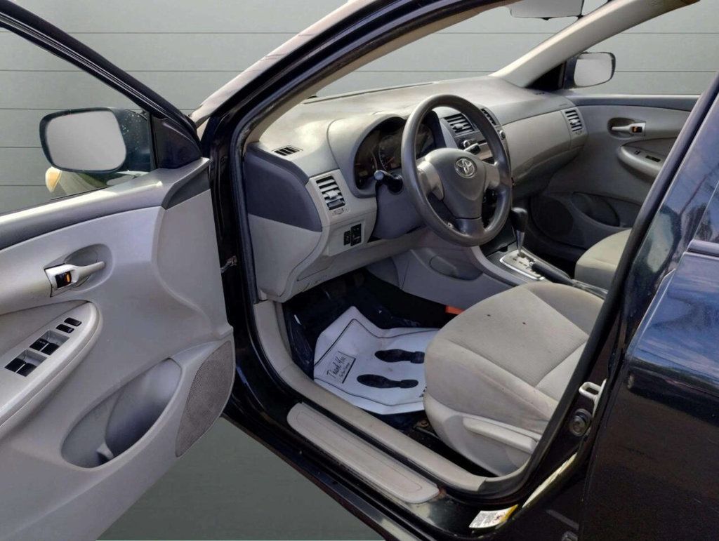 2010 Toyota Corolla 4dr Sedan Automatic LE - 23011854 - 8