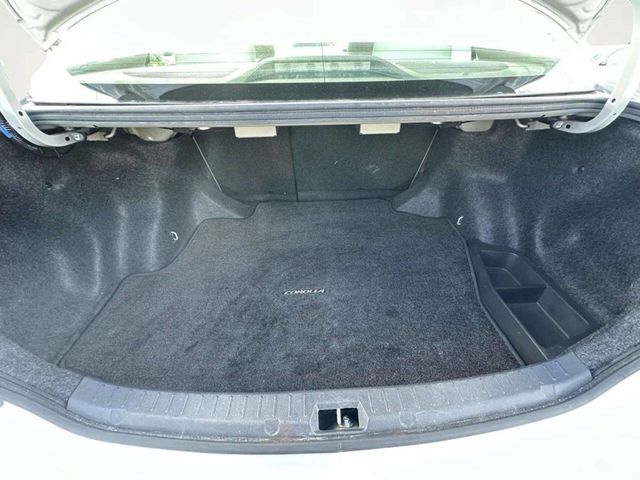 2010 Toyota Corolla 4dr Sedan Automatic LE - 23040548 - 11