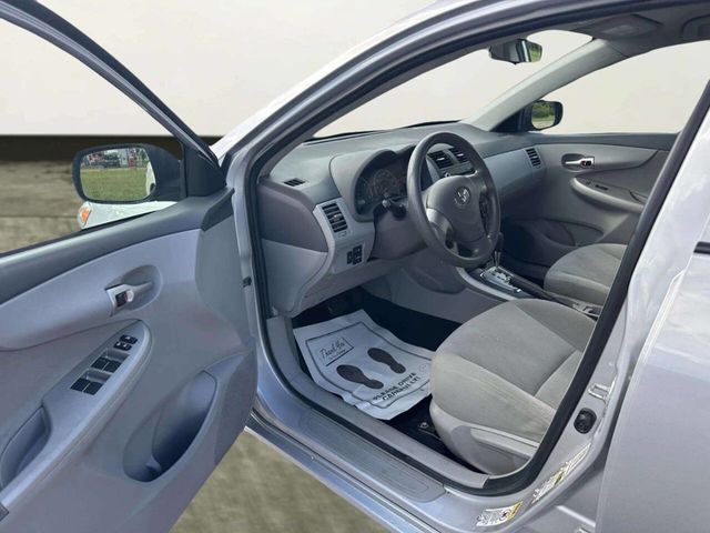 2010 Toyota Corolla 4dr Sedan Automatic LE - 23040548 - 13