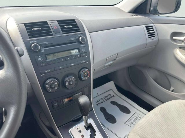 2010 Toyota Corolla 4dr Sedan Automatic LE - 23040548 - 21