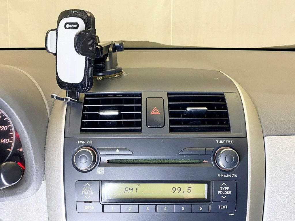 2010 Toyota Corolla 4dr Sedan Automatic LE - 22934926 - 24