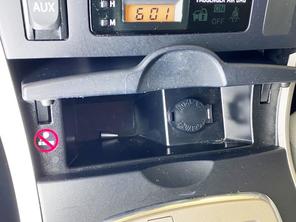 2010 Toyota Corolla 4dr Sedan Automatic LE - 22934926 - 26