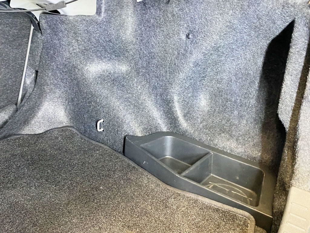 2010 Toyota Corolla 4dr Sedan Automatic LE - 22934926 - 44