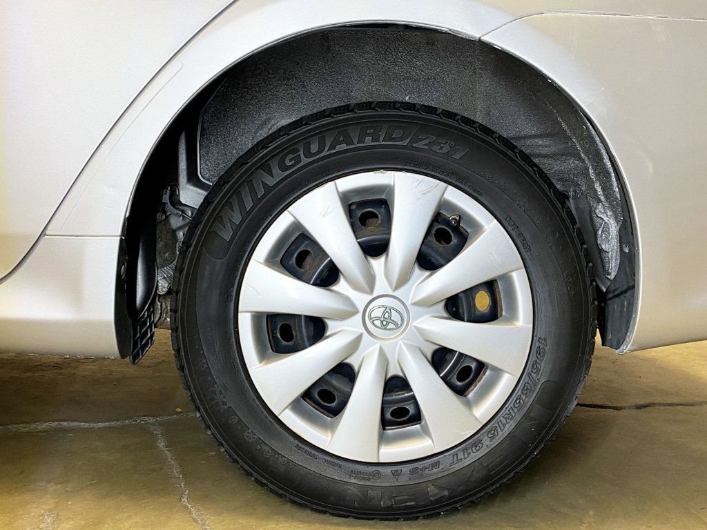 2010 Toyota Corolla 4dr Sedan Automatic LE - 22934926 - 49