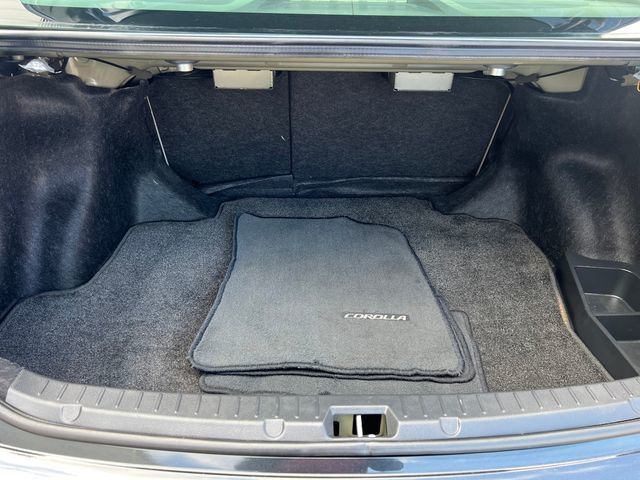 2010 Toyota Corolla 4dr Sedan Automatic LE - 22986224 - 13