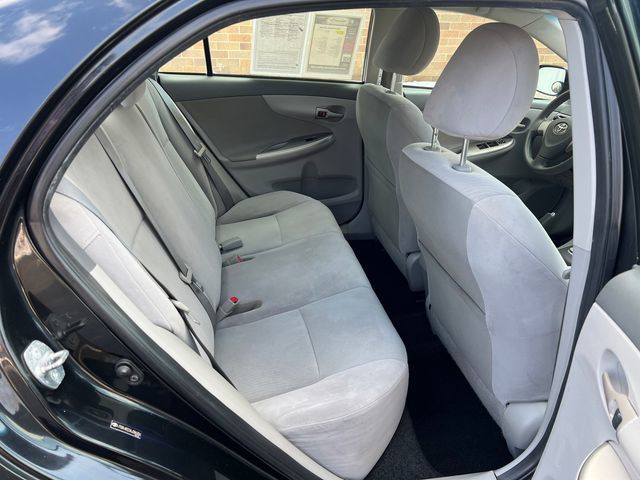 2010 Toyota Corolla 4dr Sedan Automatic LE - 22986224 - 15