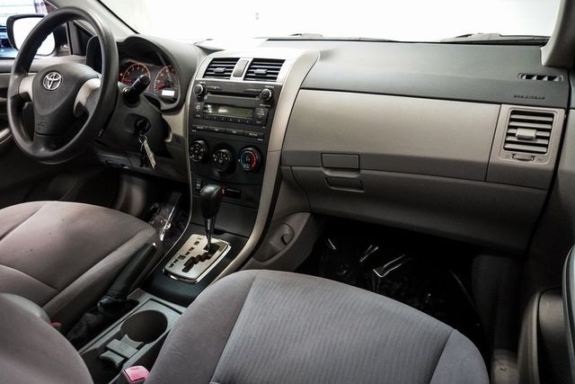 2010 Toyota Corolla 4dr Sedan Automatic LE - 22931521 - 9