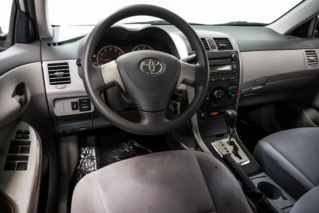 2010 Toyota Corolla 4dr Sedan Automatic LE - 22931521 - 11