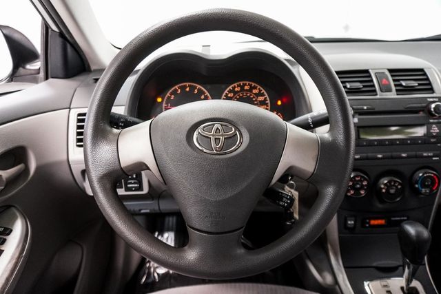 2010 Toyota Corolla 4dr Sedan Automatic LE - 22931521 - 12