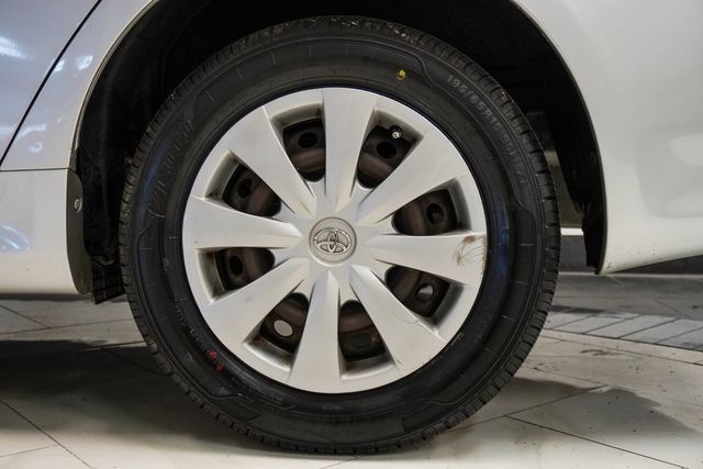 2010 Toyota Corolla 4dr Sedan Automatic LE - 22931521 - 30