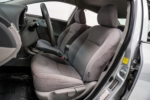 2010 Toyota Corolla 4dr Sedan Automatic LE - 22931521 - 6