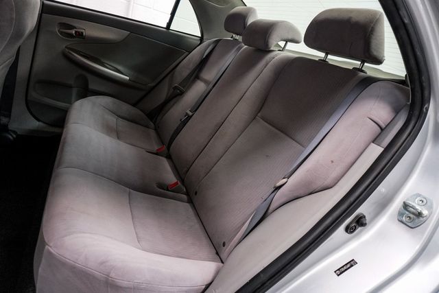 2010 Toyota Corolla 4dr Sedan Automatic LE - 22931521 - 7