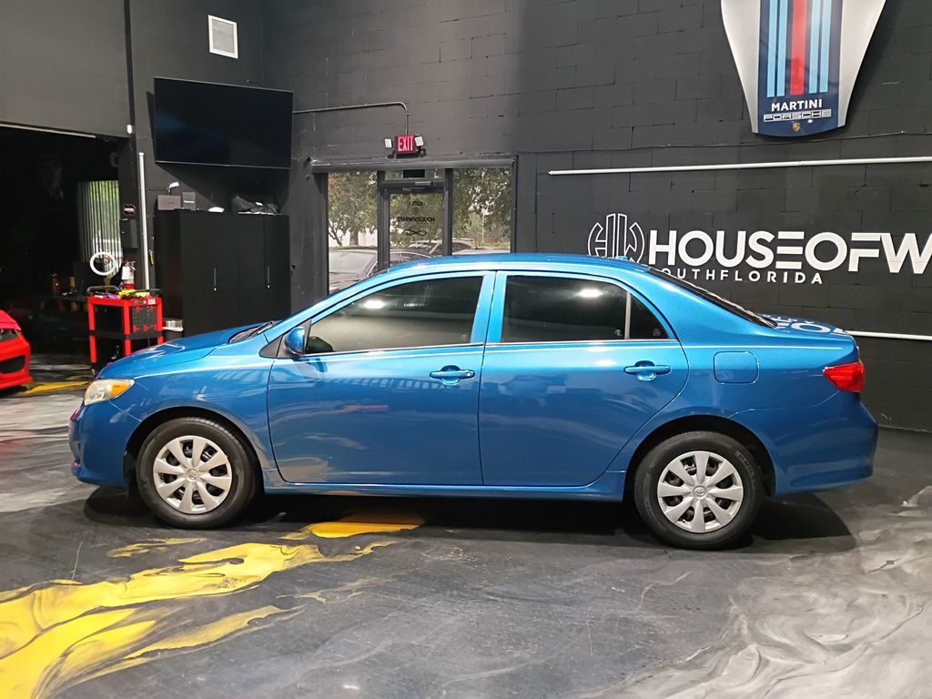 2010 Toyota Corolla 4dr Sedan Automatic LE Clean Carfax - 23089810 - 1