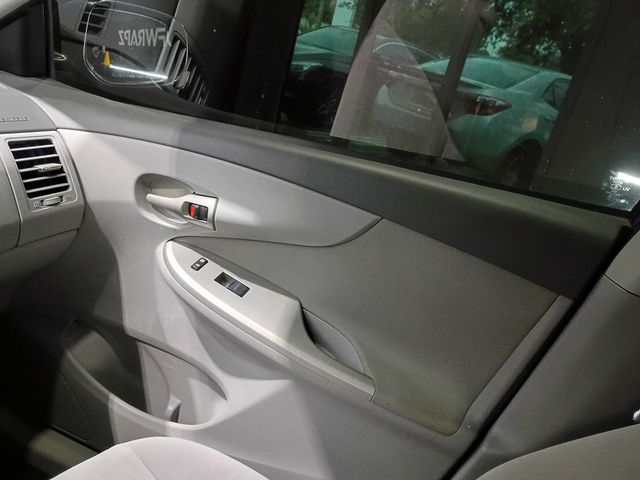 2010 Toyota Corolla 4dr Sedan Automatic LE Clean Carfax - 23089810 - 21
