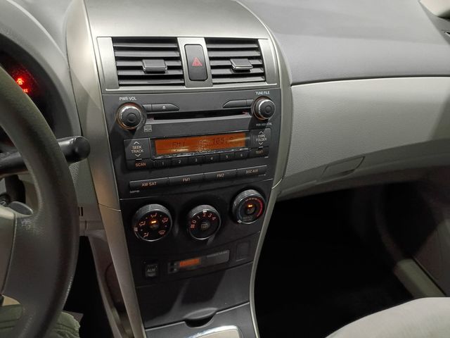 2010 Toyota Corolla 4dr Sedan Automatic LE Clean Carfax - 23089810 - 23