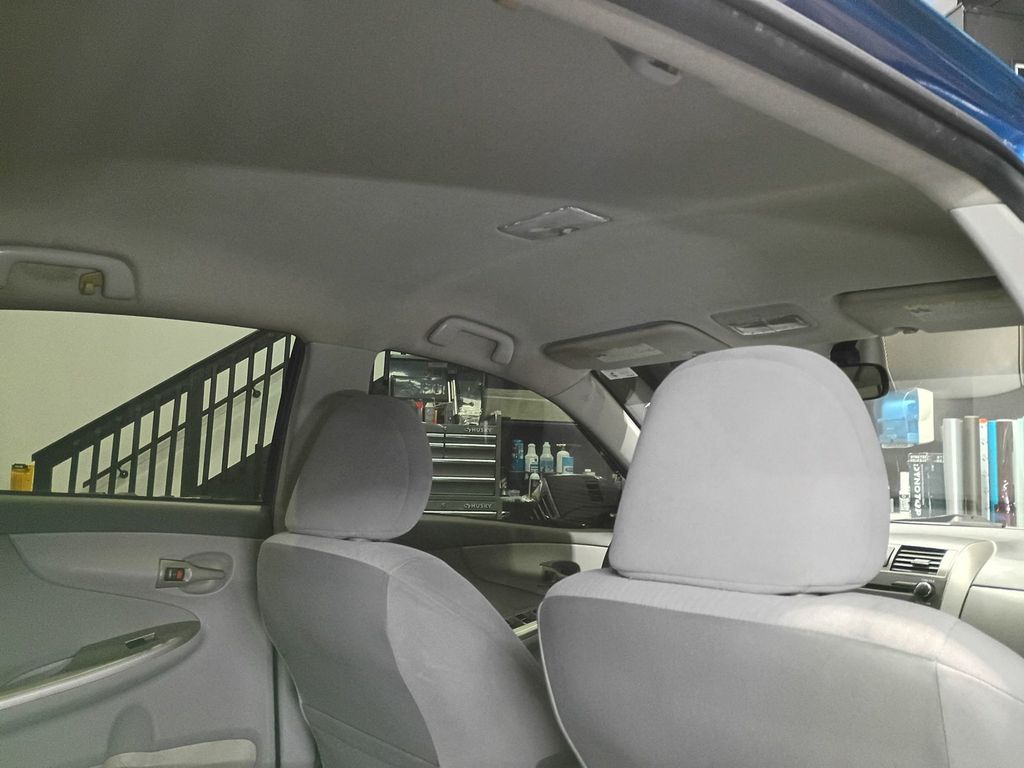 2010 Toyota Corolla 4dr Sedan Automatic LE Clean Carfax - 23089810 - 30