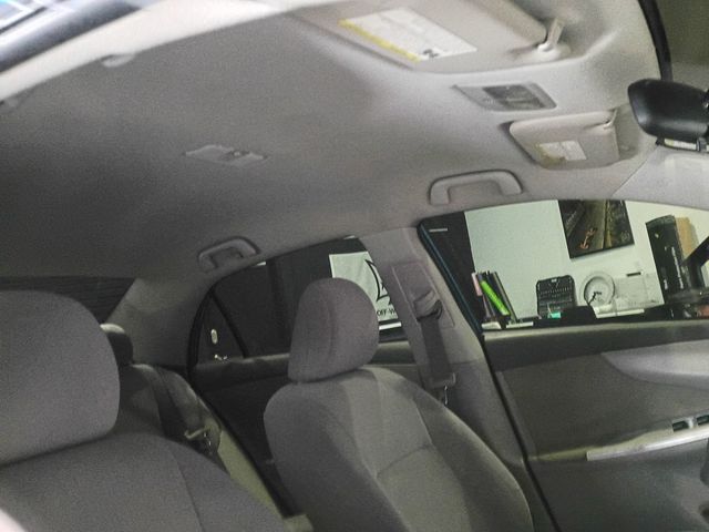 2010 Toyota Corolla 4dr Sedan Automatic LE Clean Carfax - 23089810 - 33