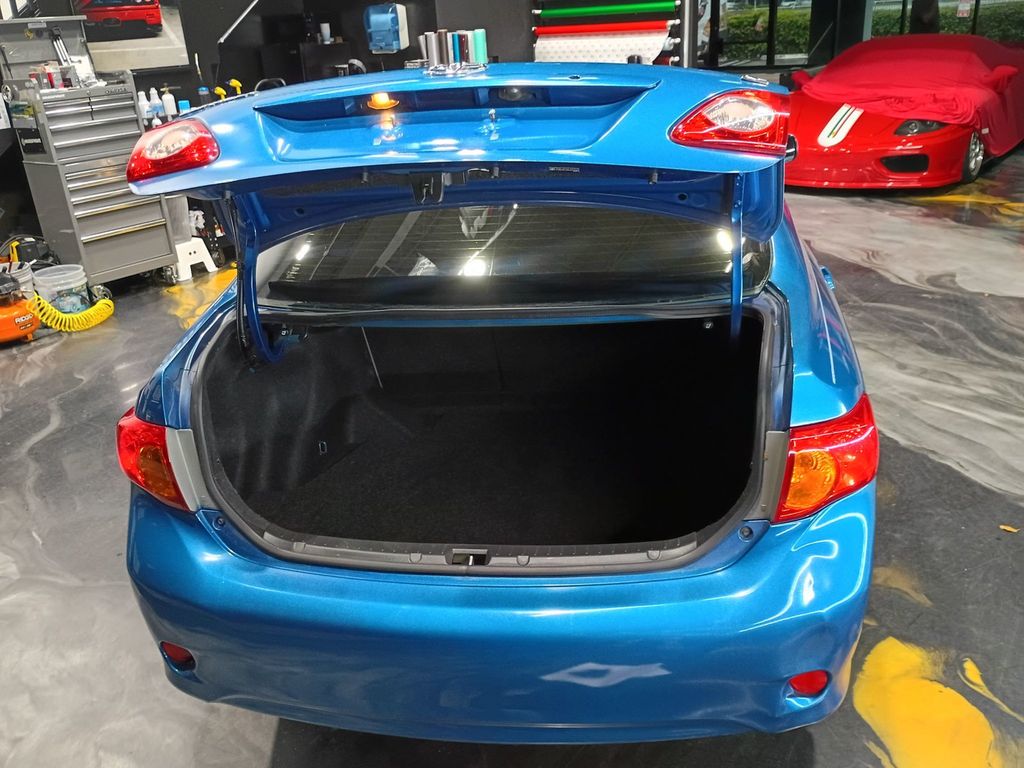 2010 Toyota Corolla 4dr Sedan Automatic LE Clean Carfax - 23089810 - 40