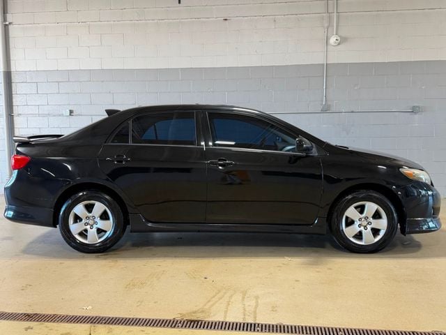 2010 Toyota Corolla 4dr Sedan Manual - 22971216 - 6