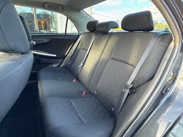 2010 Toyota Corolla Base 4dr Sedan 4A - 22906870 - 17