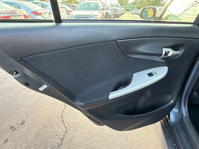 2010 Toyota Corolla Base 4dr Sedan 4A - 22906870 - 18