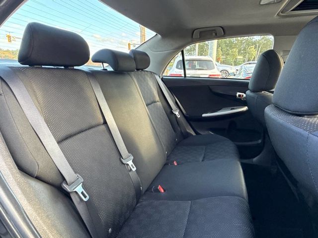 2010 Toyota Corolla Base 4dr Sedan 4A - 22906870 - 24