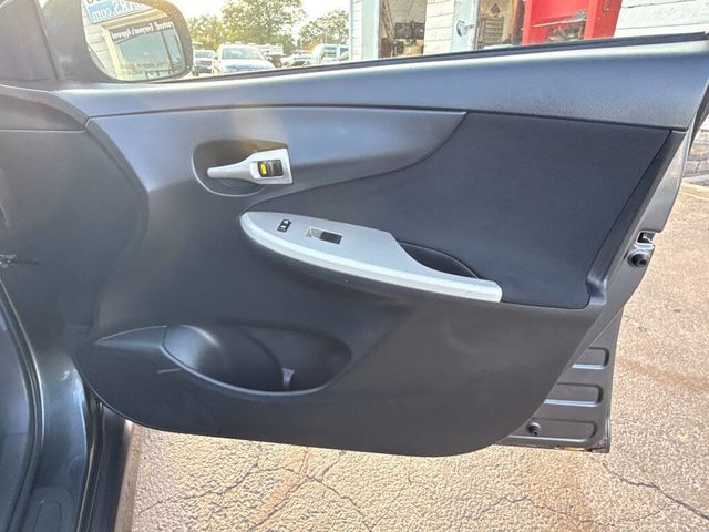 2010 Toyota Corolla Base 4dr Sedan 4A - 22906870 - 26