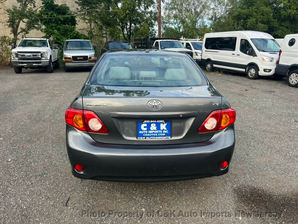 2010 Toyota Corolla LE photo 9