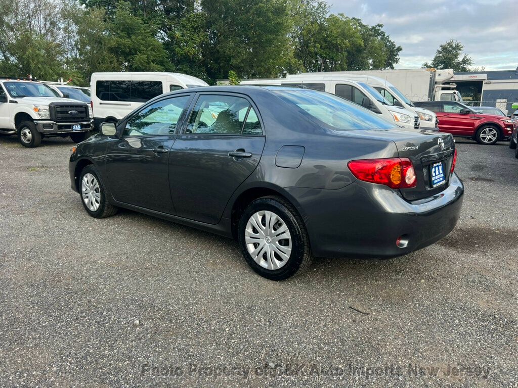 2010 Toyota Corolla LE photo 10