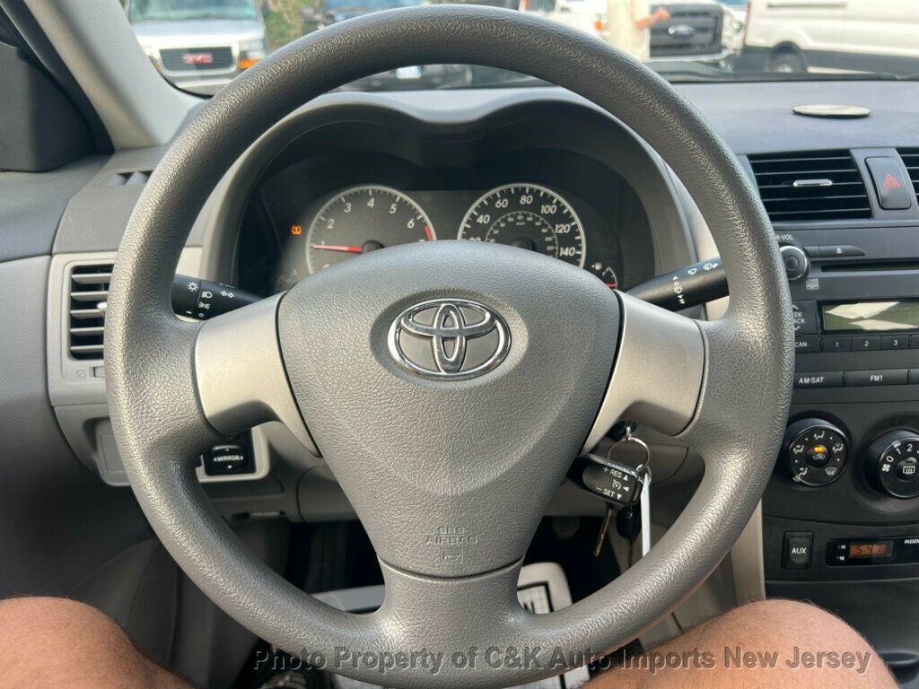 2010 Toyota Corolla LE photo 17
