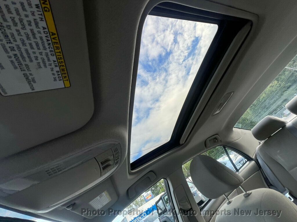 2010 Toyota Corolla LE photo 21