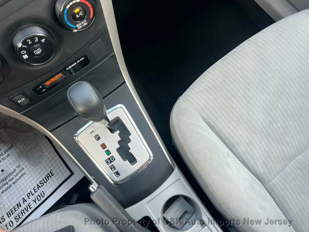 2010 Toyota Corolla LE photo 24
