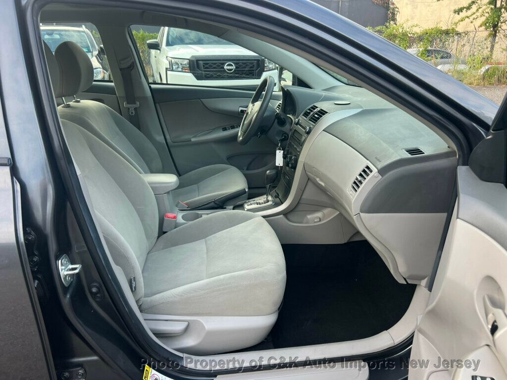 2010 Toyota Corolla LE photo 26