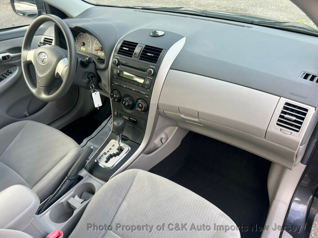 2010 Toyota Corolla LE photo 28