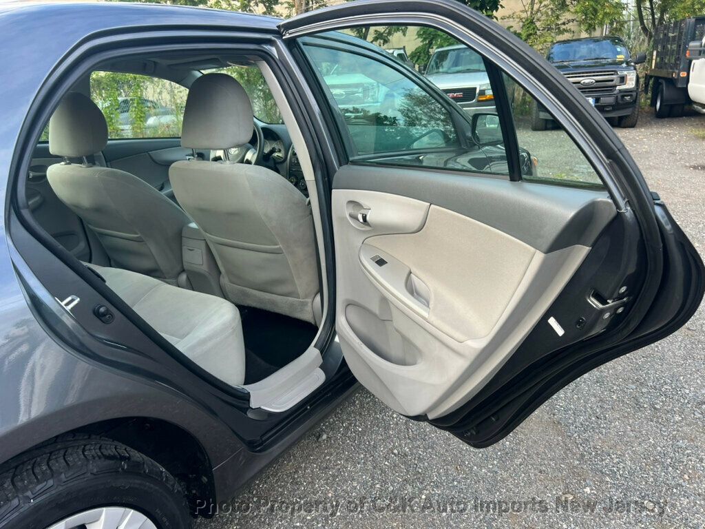 2010 Toyota Corolla LE photo 29