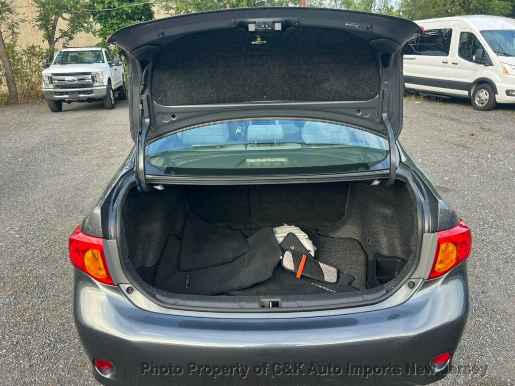 2010 Toyota Corolla LE photo 35