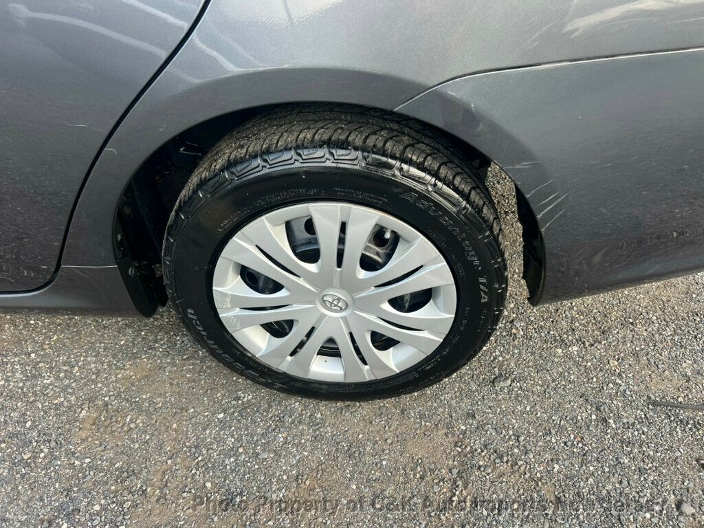 2010 Toyota Corolla LE photo 36