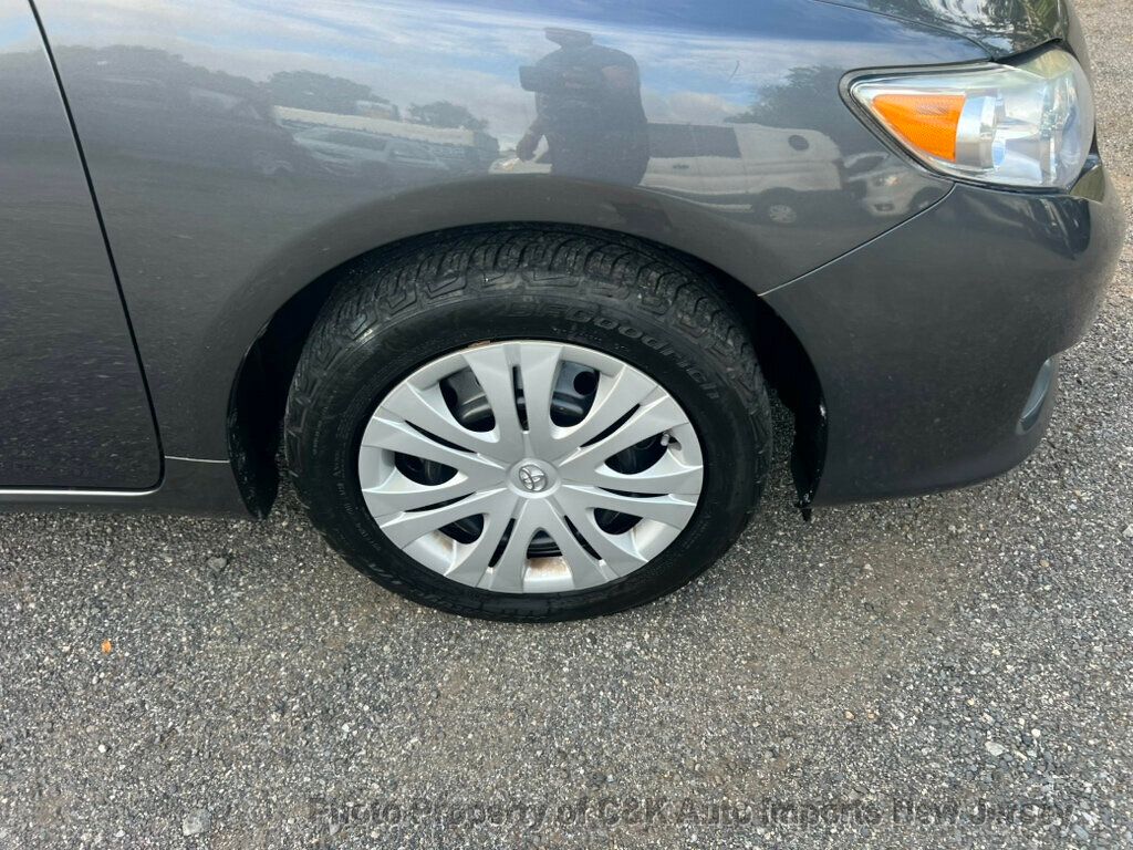 2010 Toyota Corolla LE photo 38