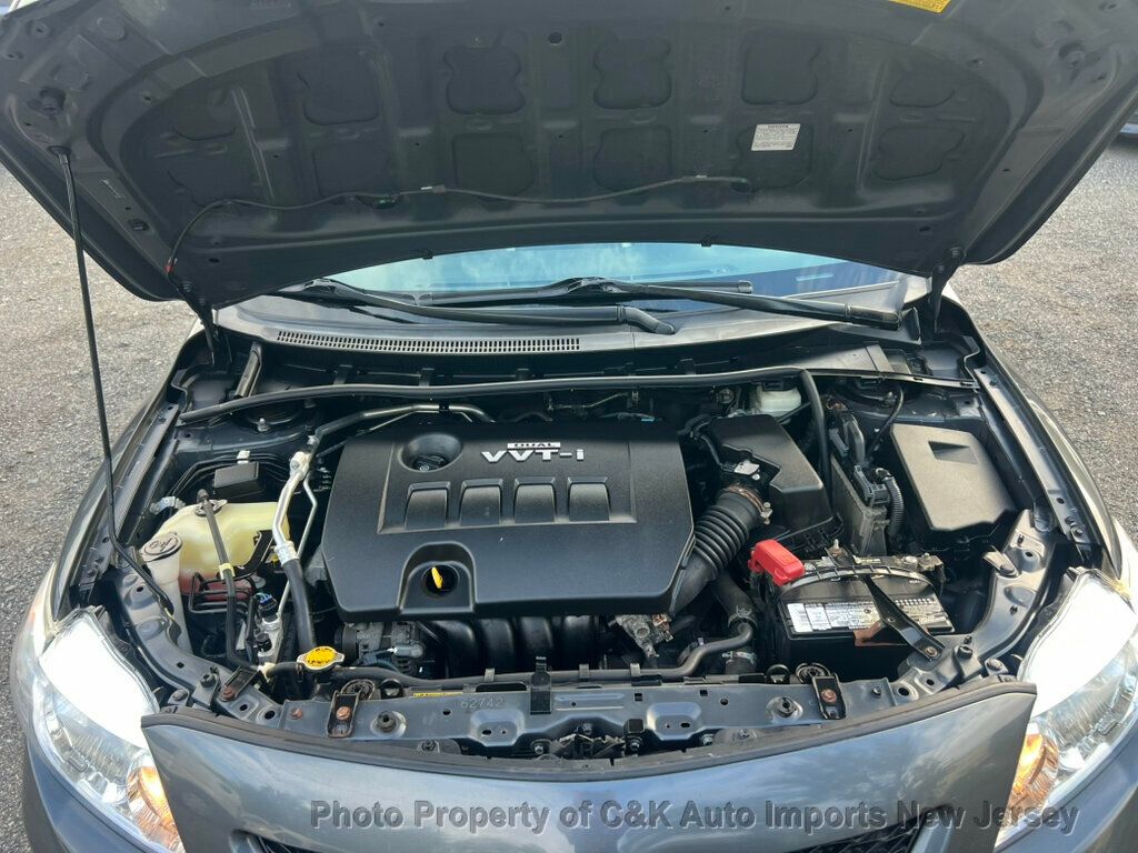 2010 Toyota Corolla LE photo 40