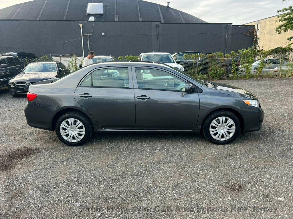 2010 Toyota Corolla LE photo 5