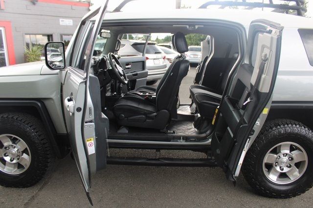 2010 Toyota FJ Cruiser Base photo 14