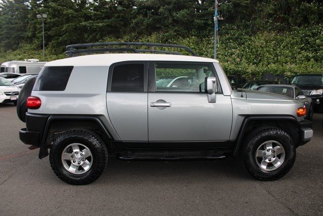 2010 Toyota FJ Cruiser Base photo 2