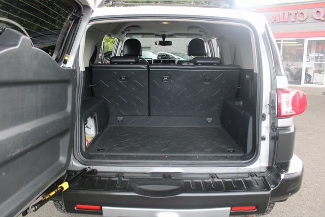 2010 Toyota FJ Cruiser Base photo 21