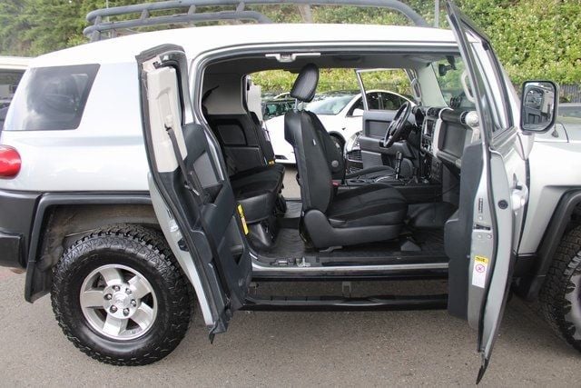 2010 Toyota FJ Cruiser 4WD 4dr Automatic - 22913854 - 16