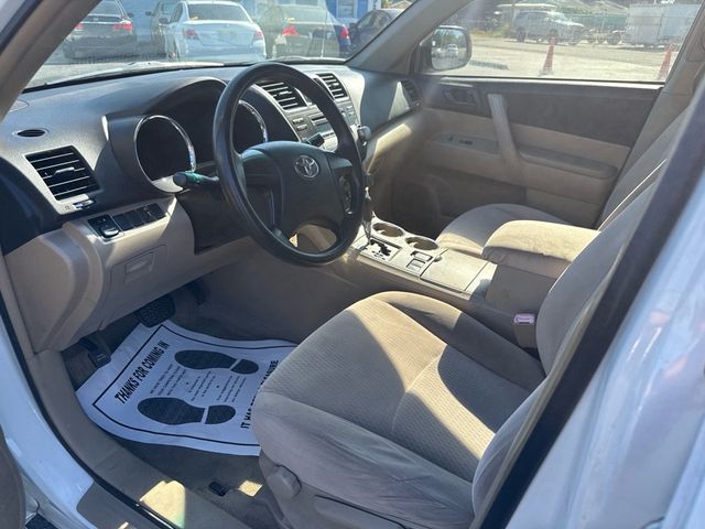 2010 Toyota Highlander  - 22943780 - 9
