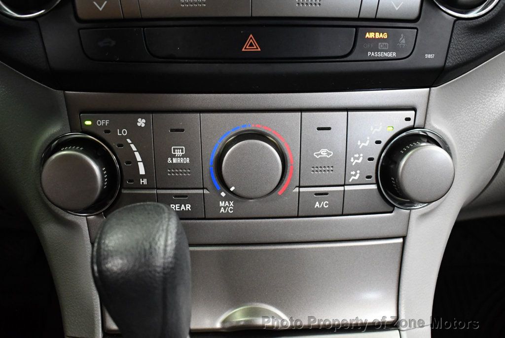 2010 Toyota Highlander Base photo 30