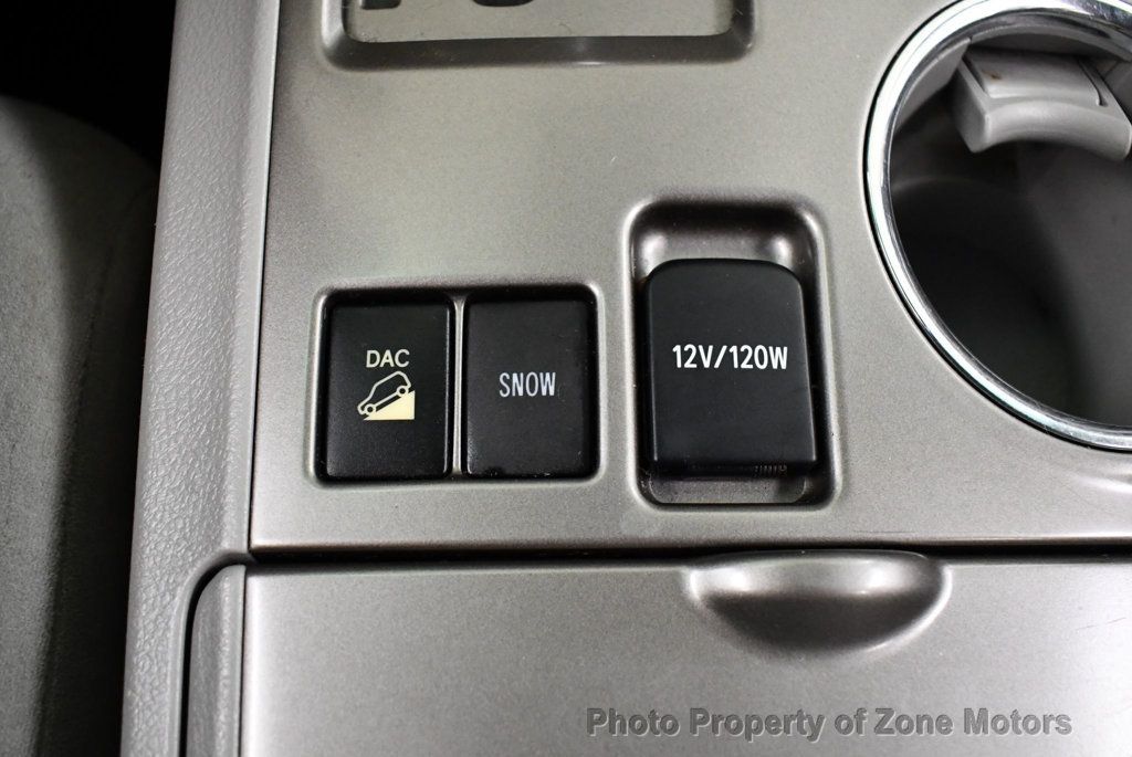 2010 Toyota Highlander Base photo 31