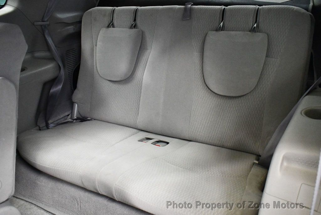2010 Toyota Highlander Base photo 35