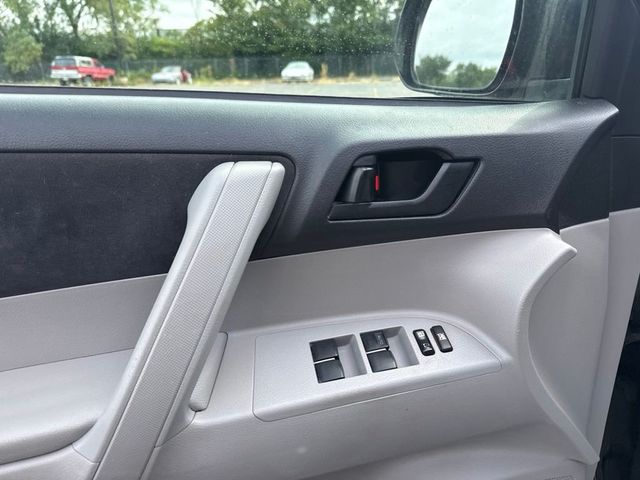 2010 Toyota Highlander Base - 23083718 - 10