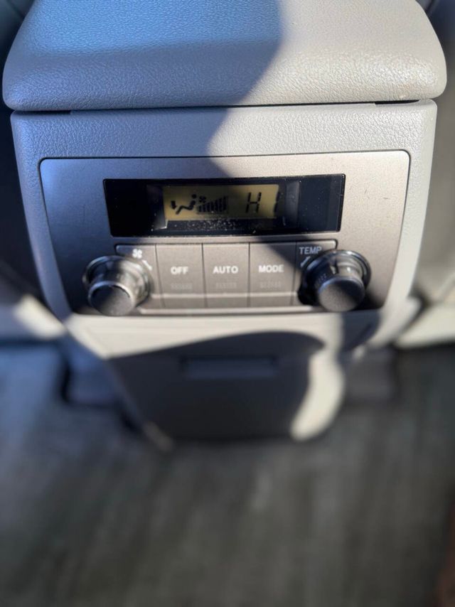 2010 Toyota Highlander Limited 4dr SUV - 22940434 - 8